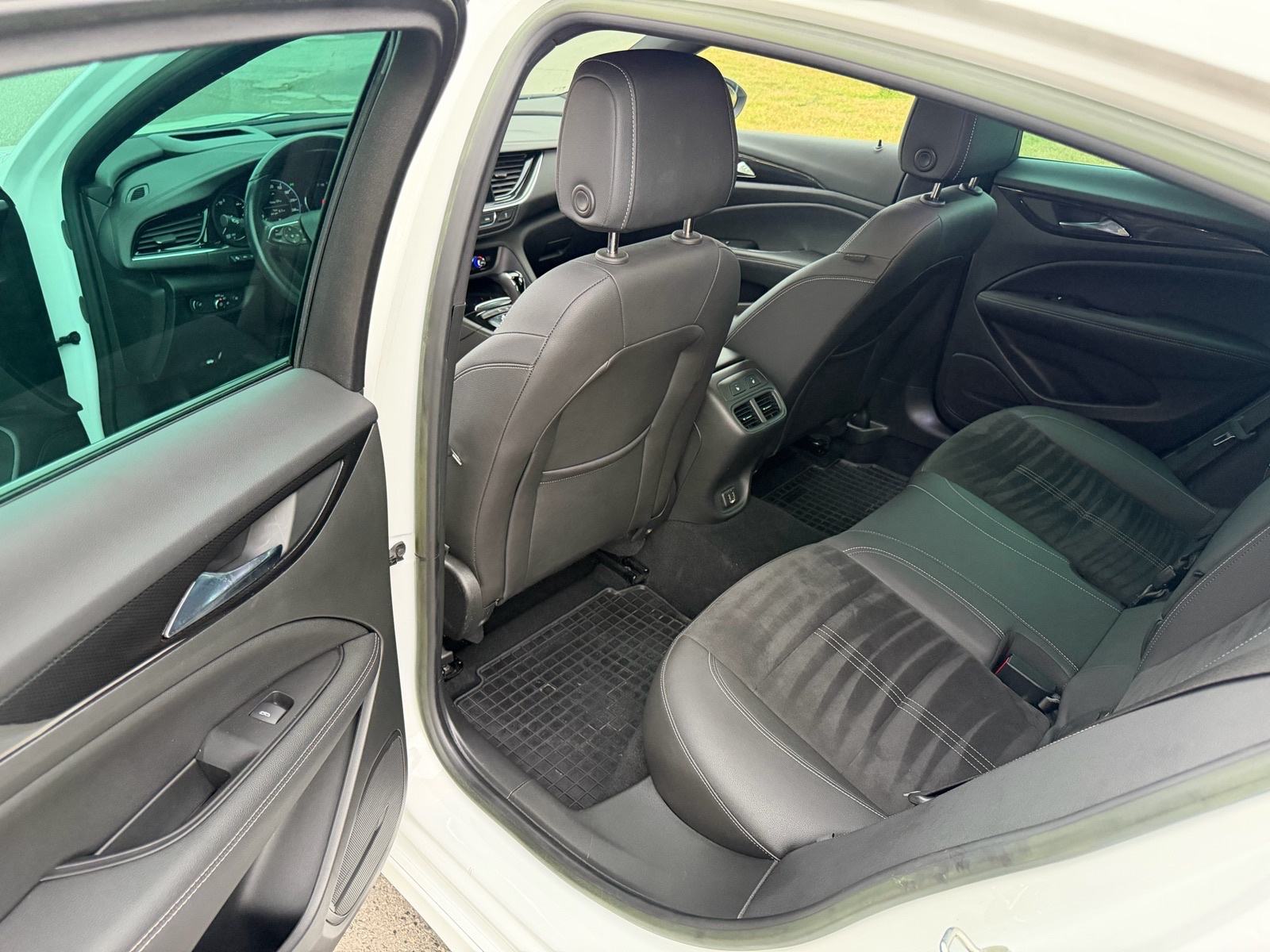 Opel Insignia 2,0 D automatik, OPC-line , 75000km , 19999€, fotografija 12