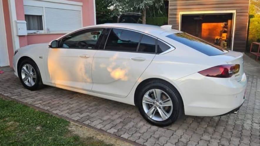 Opel Insignia 2,0 Turbo, fotografija 3