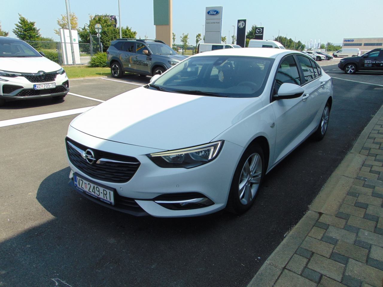 Opel Insignia Grand Sport 1,6 CDTi Edition, fotografija 2