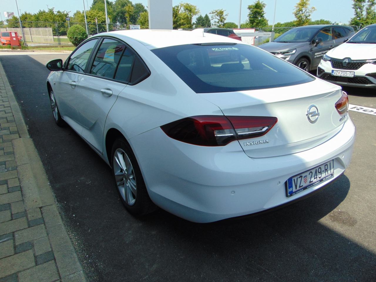 Opel Insignia Grand Sport 1,6 CDTi Edition, fotografija 8