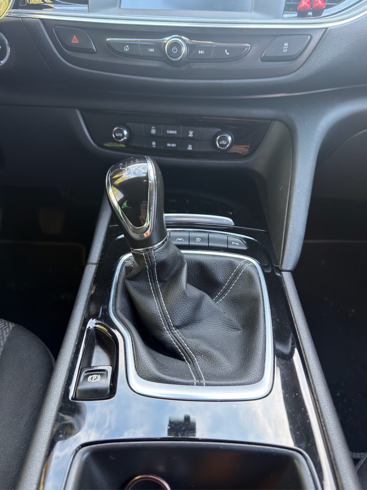 Opel Insignia GRAND SPORT 1,6 CDTI, reg. do 04/27!, fotografija 16