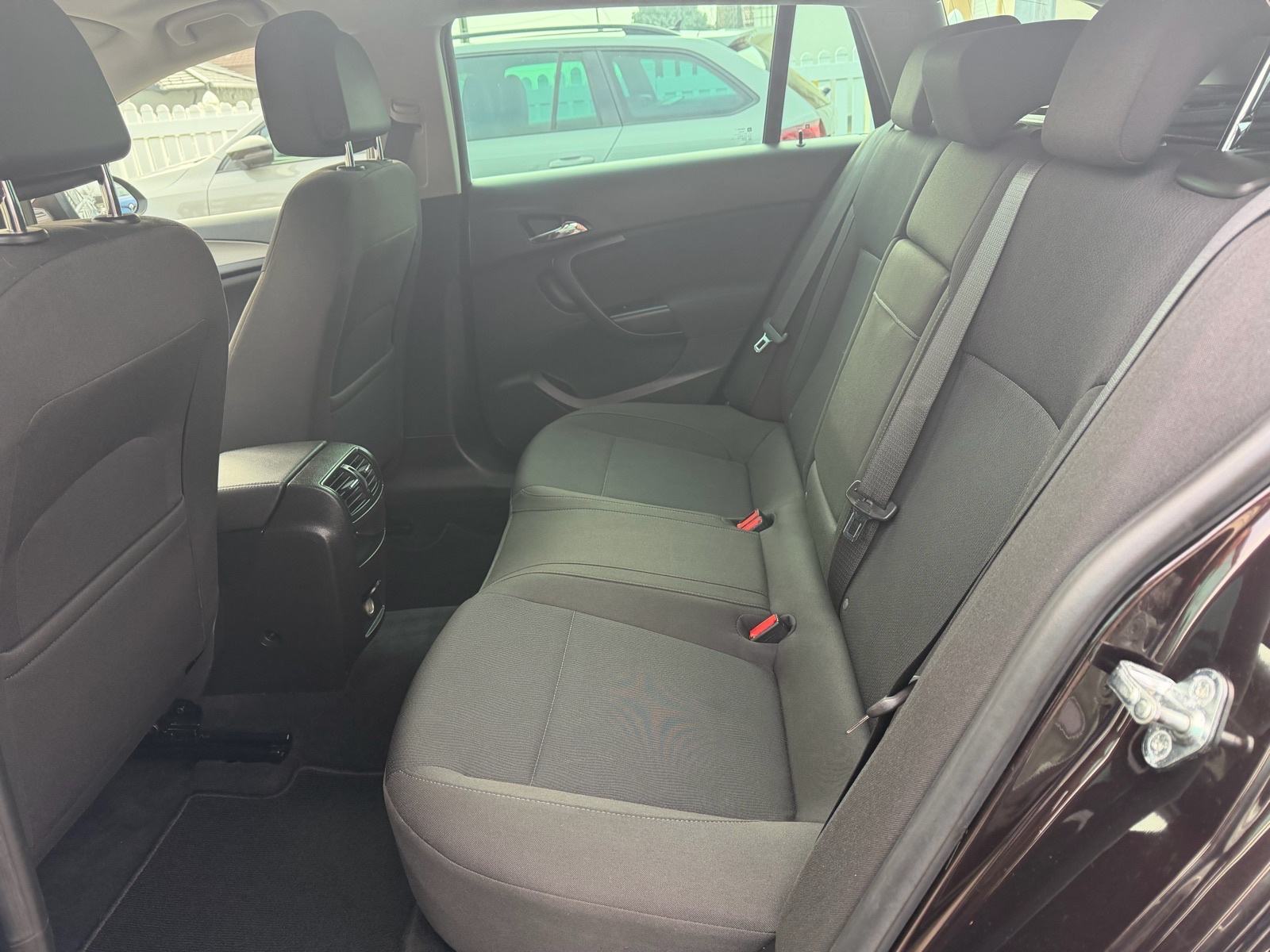 Opel Insignia Karavan 2,0 CDTI,96kw,Navigacija,Tempomat,Veliki servis, fotografija 11