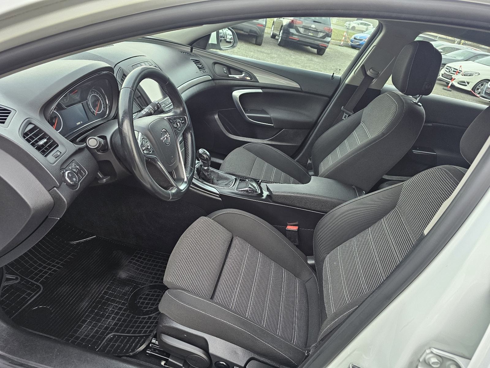 Opel Insignia Karavan 2,0 CDTI ***DVA-KLJUČA***NAVIGACIJA***SENZORI***, fotografija 9