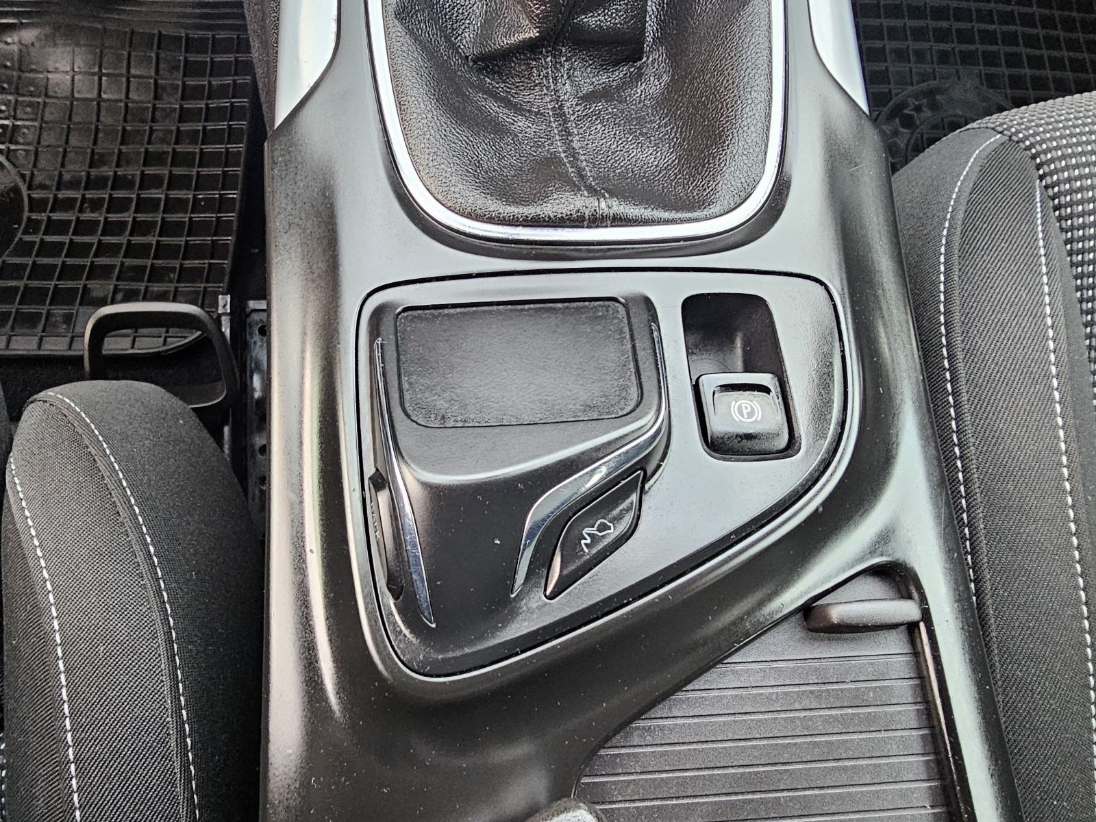 Opel Insignia Karavan 2,0 CDTI ***DVA-KLJUČA***NAVIGACIJA***SENZORI***, fotografija 16