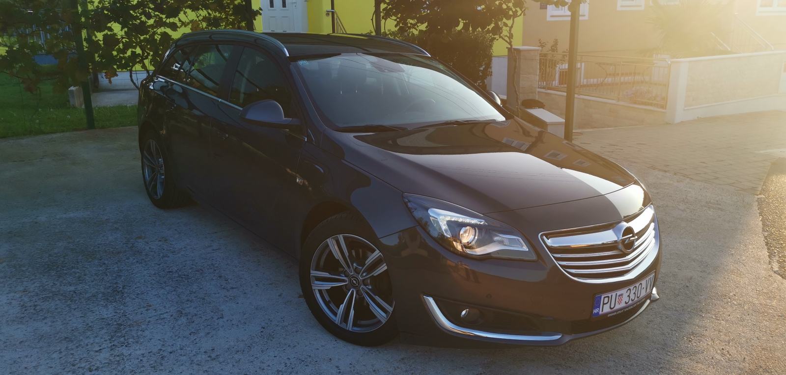 Opel Insignia Karavan 2,0 CDTI,registriran do 11.2026g. Mob 0981950553, fotografija 6