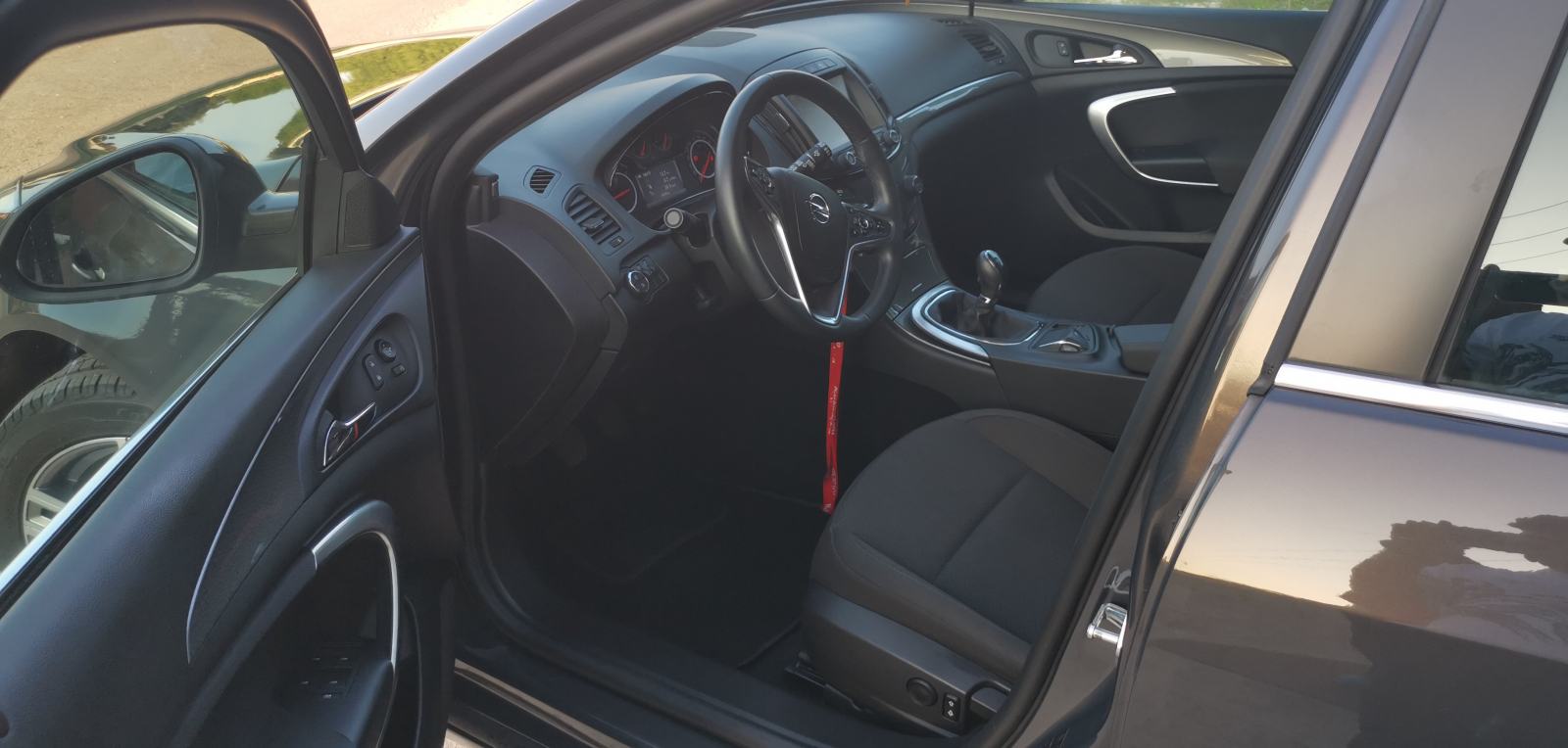 Opel Insignia Karavan 2,0 CDTI,registriran do 11.2026g. Mob 0981950553, fotografija 13