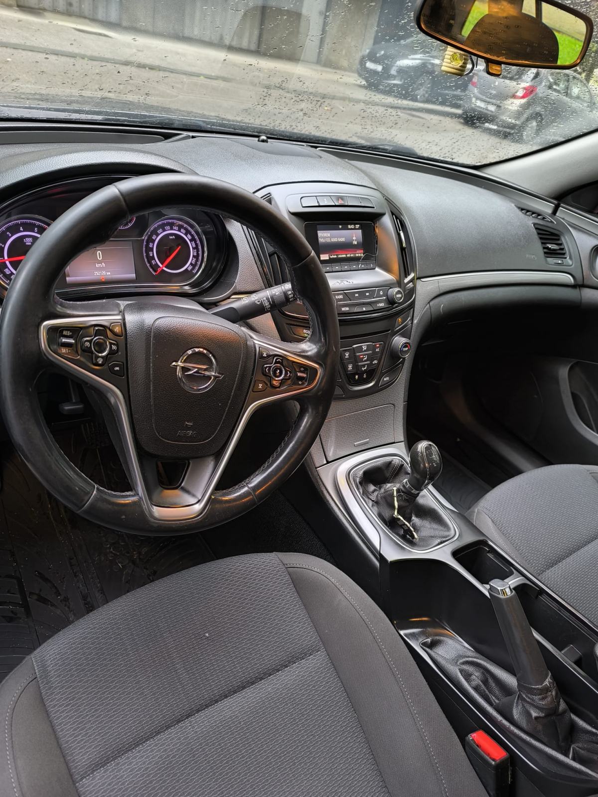 Opel Insignia Karavan 2,0 CDTI, fotografija 3