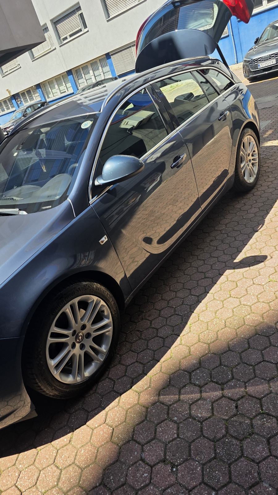 Opel Insignia Karavan 2,0 CDTI reg godinu dana, fotografija 3