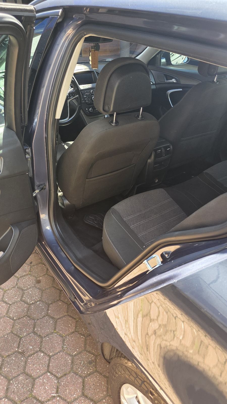 Opel Insignia Karavan 2,0 CDTI reg godinu dana, fotografija 9