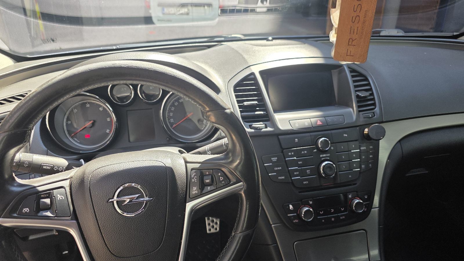 Opel Insignia Karavan 2,0 CDTI reg godinu dana, fotografija 10