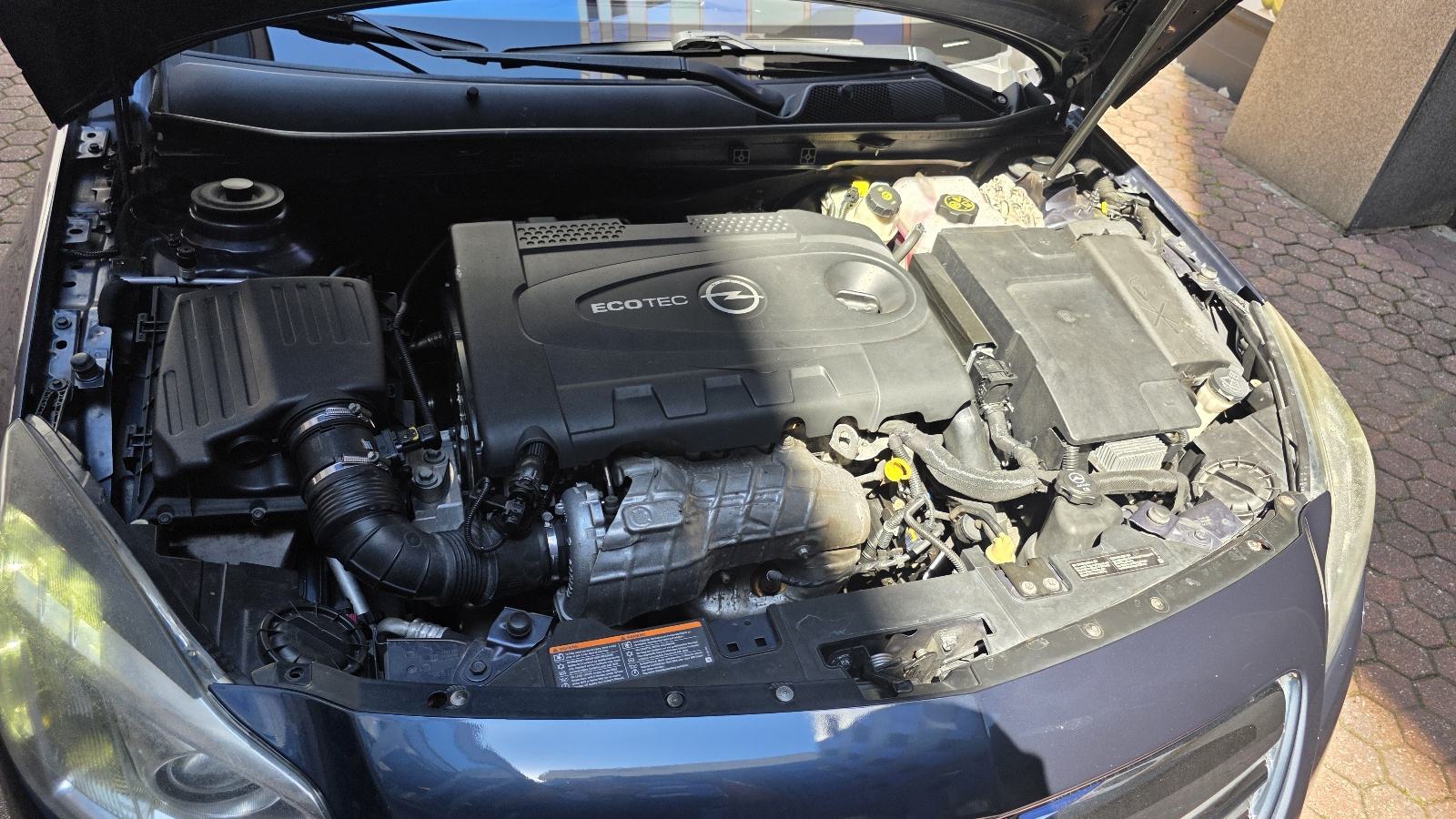 Opel Insignia Karavan 2,0 CDTI reg godinu dana, fotografija 13