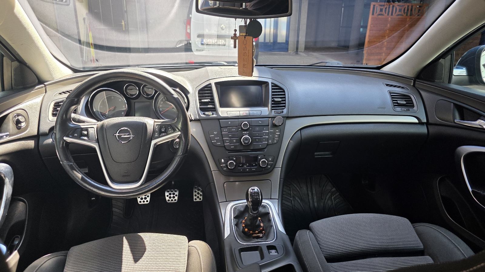 Opel Insignia Karavan 2,0 CDTI reg godinu dana, fotografija 12