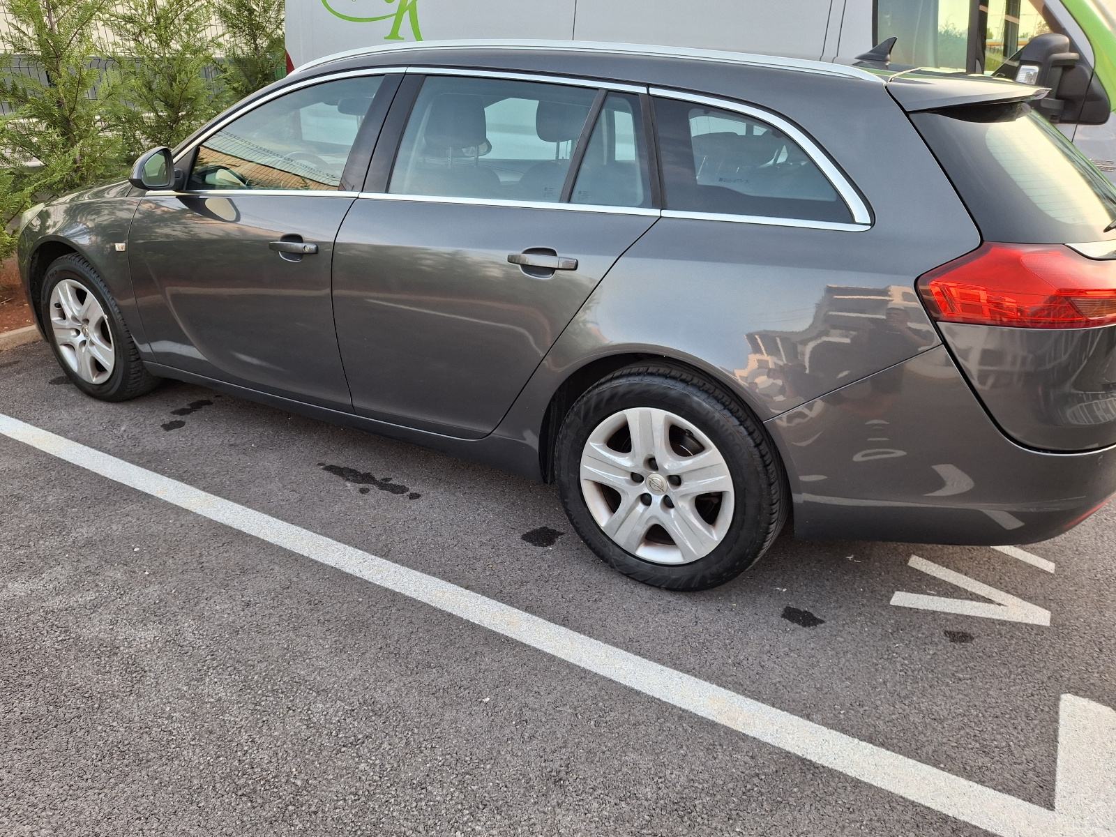 Opel Insignia Karavan 2,0 CDTI, fotografija 2