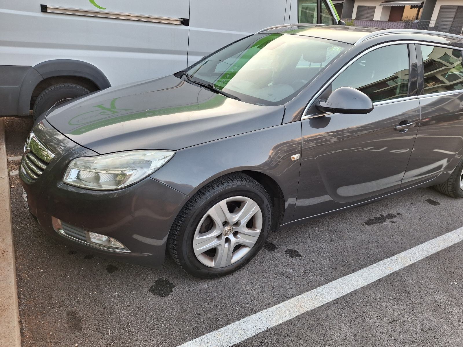 Opel Insignia Karavan 2,0 CDTI, fotografija 3