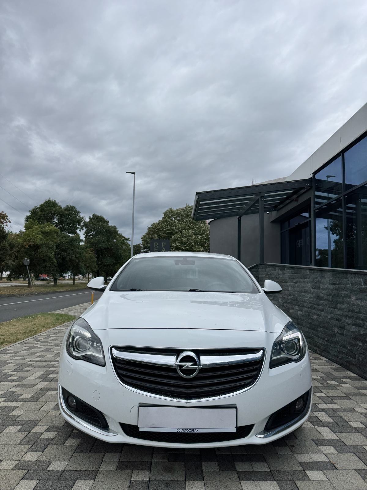 Opel Insignia 2,0 CDTI Sport FULL - VIRTUAL - CRNI KROV - REG 07/2027, fotografija 2