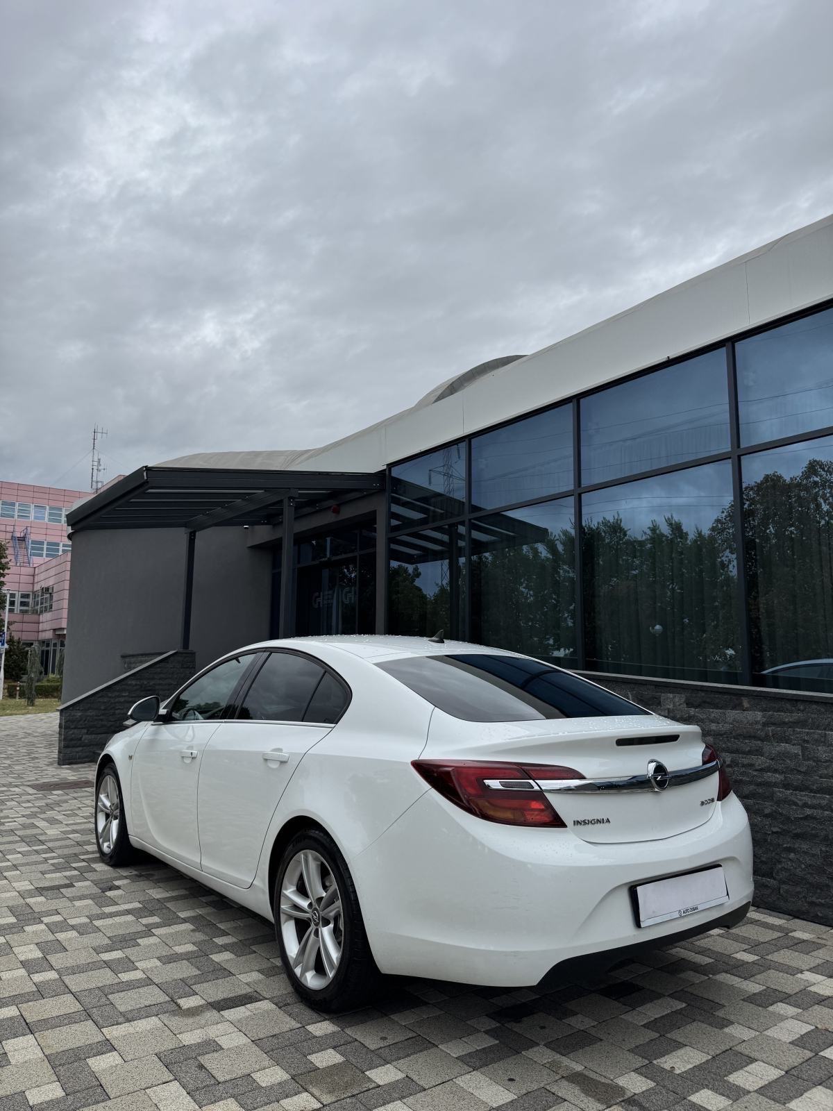 Opel Insignia 2,0 CDTI Sport FULL - VIRTUAL - CRNI KROV - REG 07/2027, fotografija 5