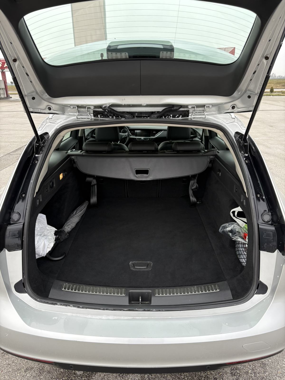 Opel Insignia Karavan 2,0 Turbo automatik, fotografija 3