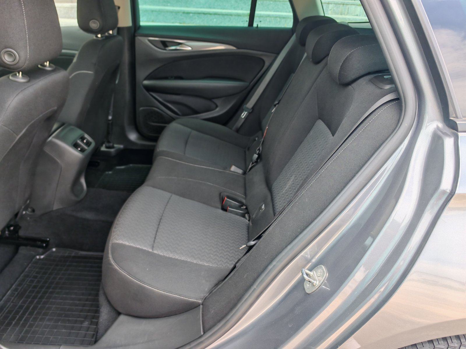 Opel Insignia Karavan Busineess 1,6 CDTI 136ks *JAMSTVO*VELIKI SERVIS*, fotografija 17
