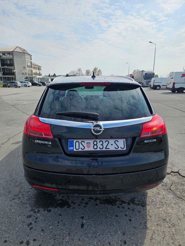 Opel Insignia Sports Tourer, fotografija 4
