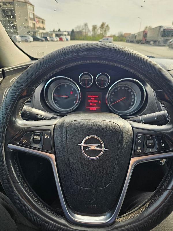 Opel Insignia Sports Tourer, fotografija 17