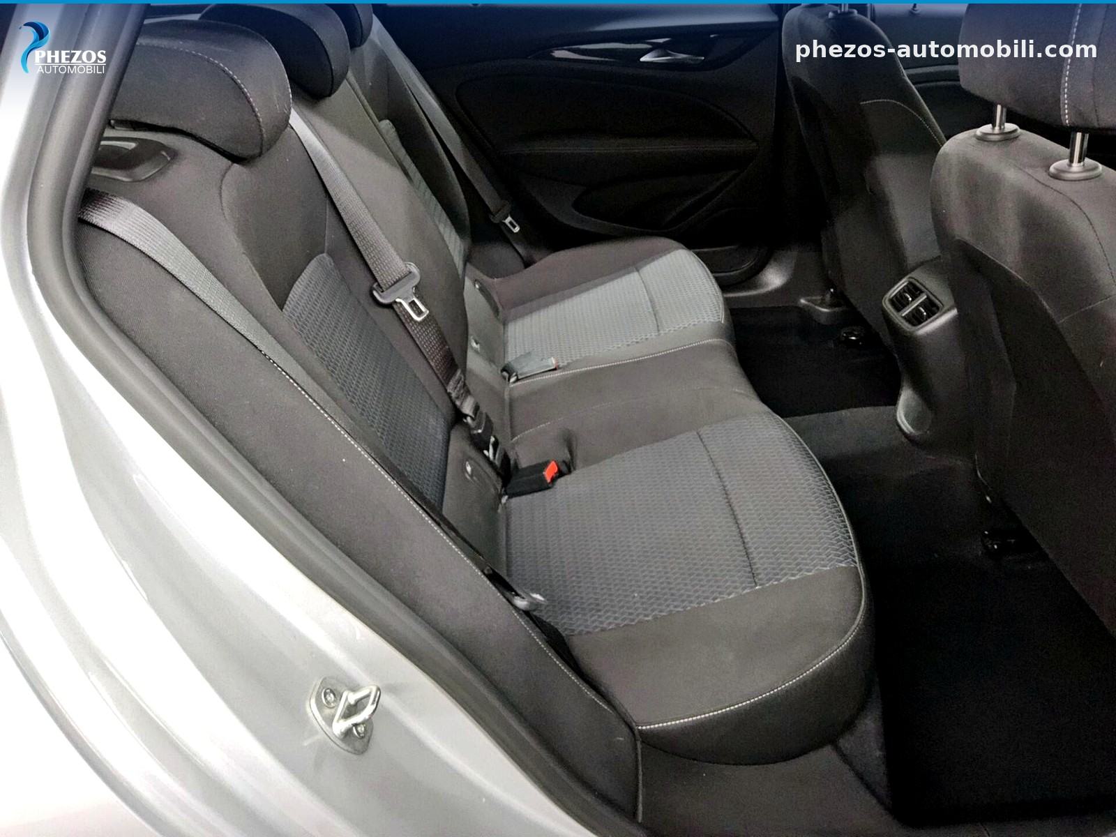 Opel Insignia ST 2.0 D Elegance, fotografija 13