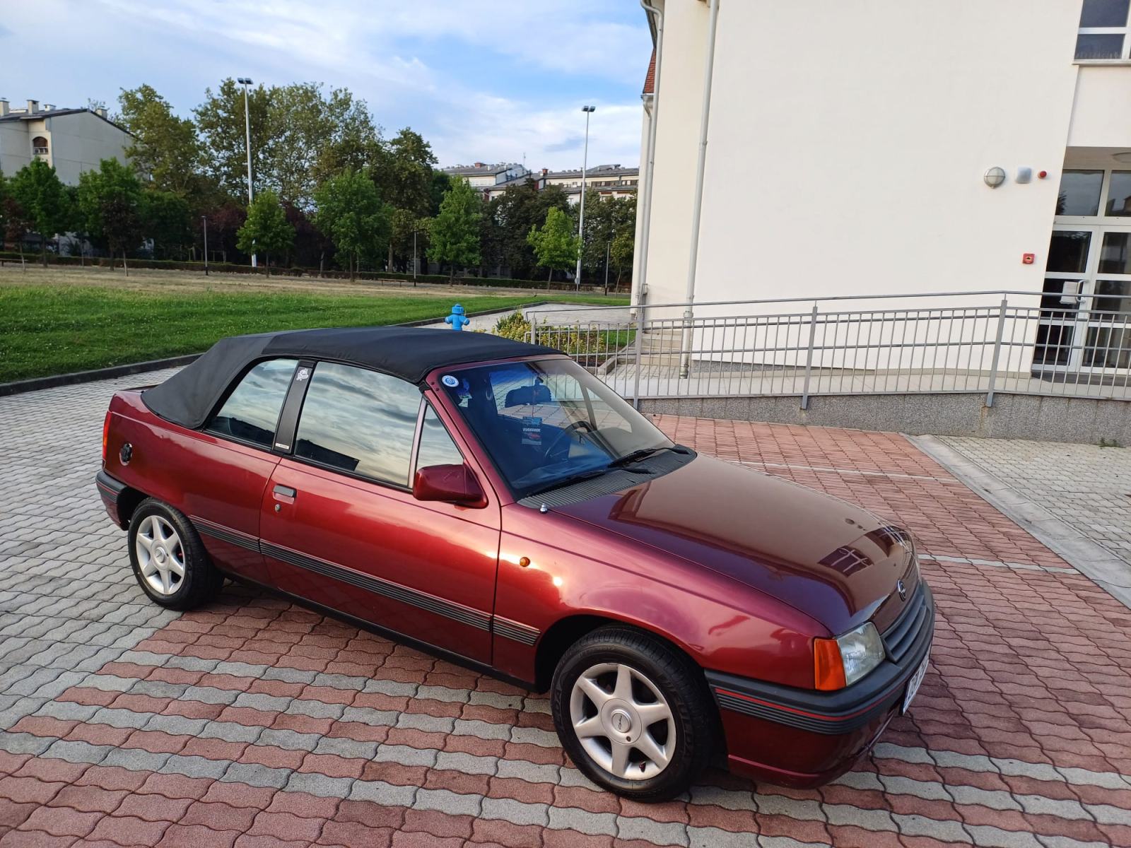 Opel Kadett Cabrio 1.6 i reg1godinu Oldtimer El.Krov 097 6813000, pogled izvana - slika 2