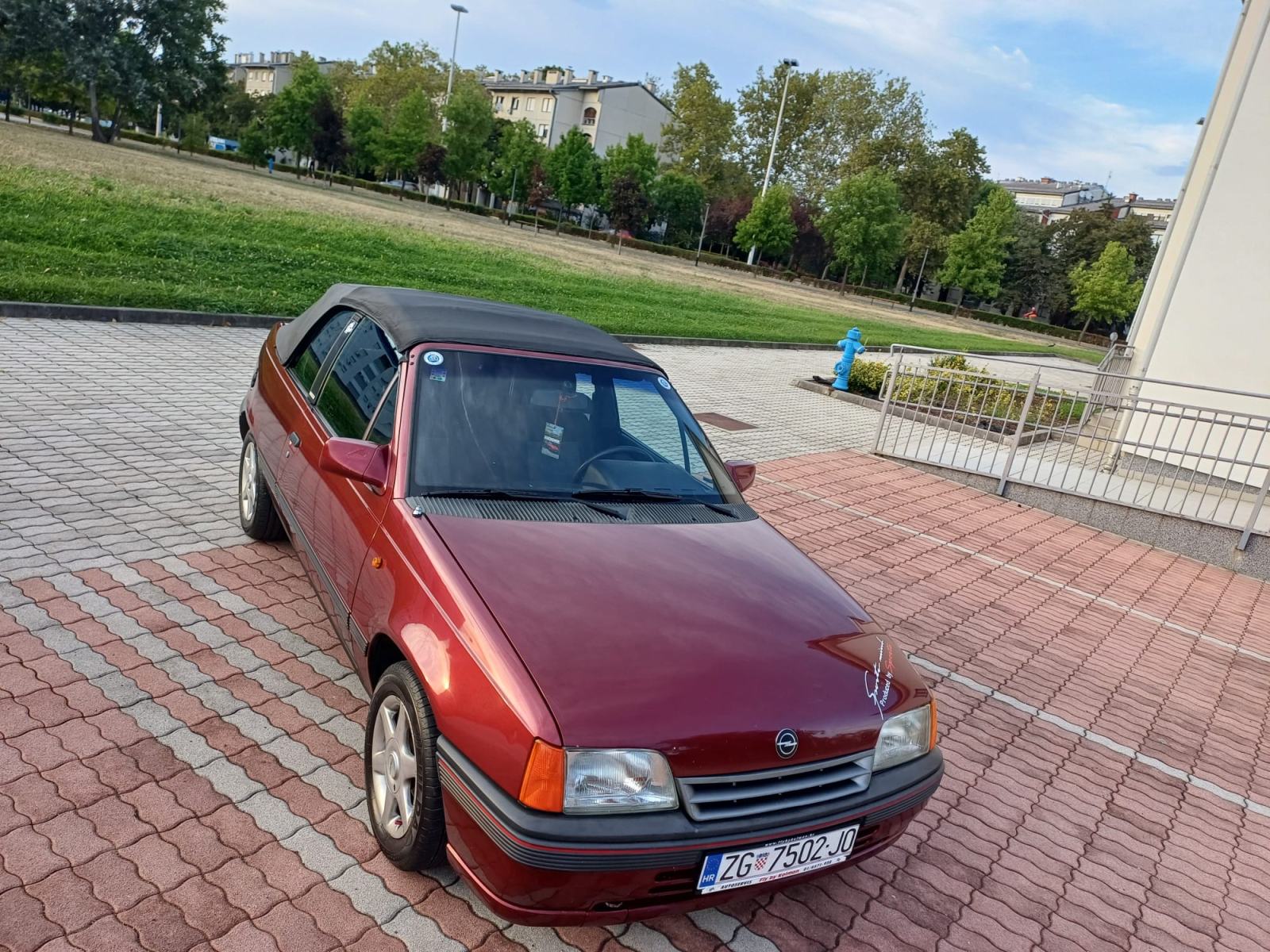 Opel Kadett Cabrio 1.6 i reg1godinu Oldtimer El.Krov 097 6813000, fotografija 7