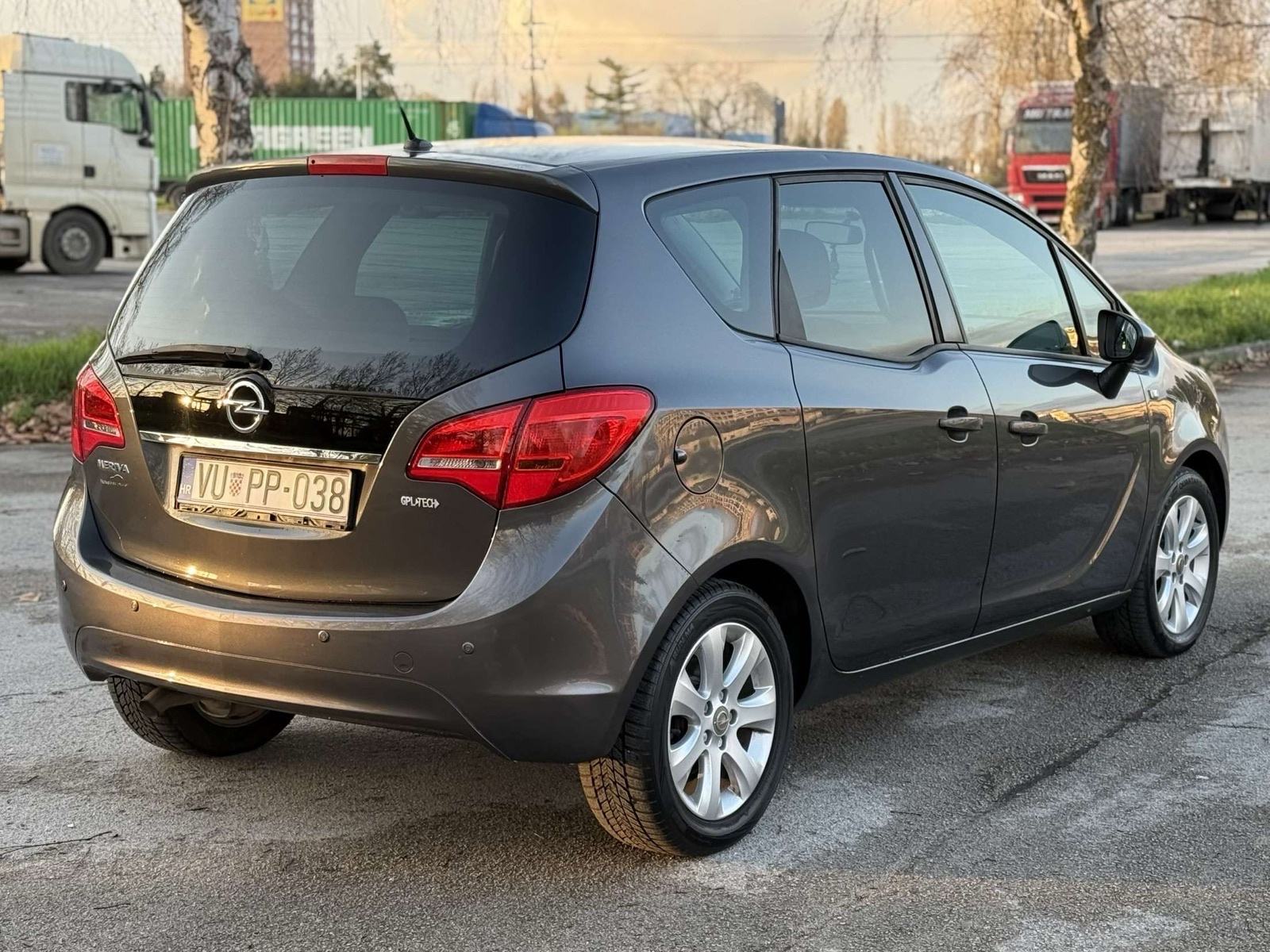 Opel Meriva 1,4 Turbo LPG, fotografija 6