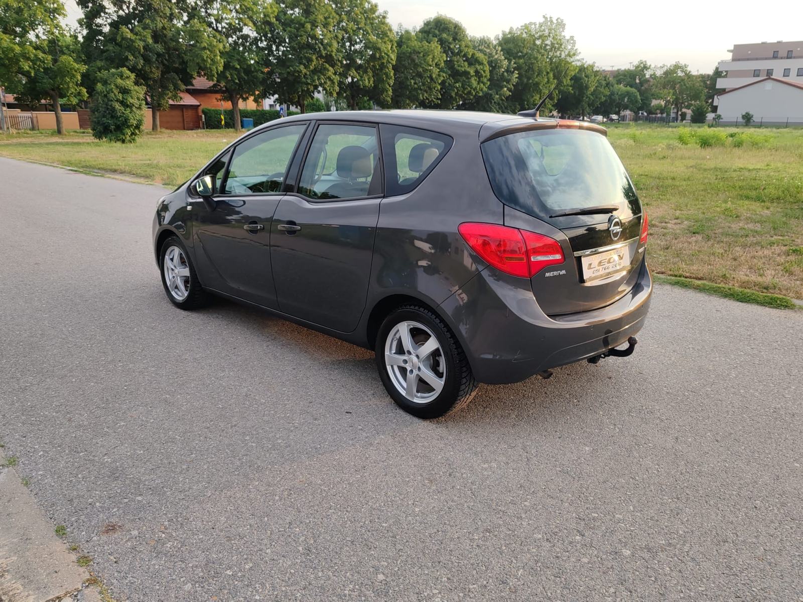 Opel Meriva 1,6 CDTI ,148000 km, 2016 god. kartice do 36 rata, fotografija 5