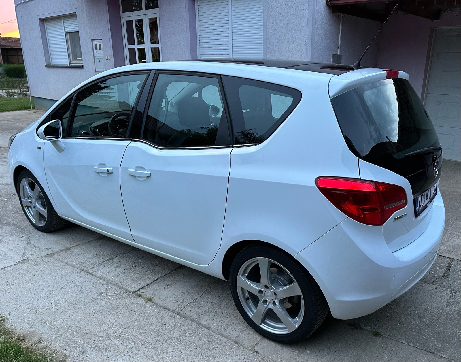 Opel Meriva 1,6 CDTI Cosmo, REG 05/27, 131.900 km, fotografija 5