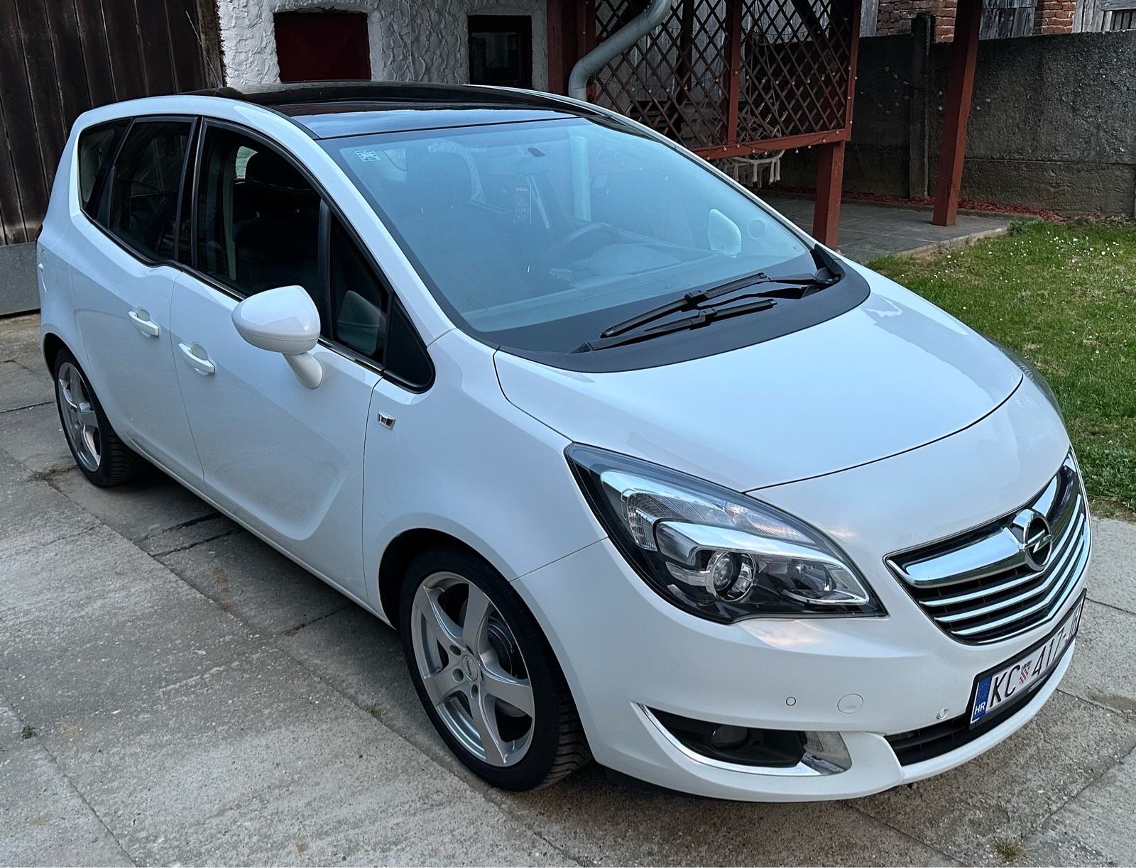 Opel Meriva 1,6 CDTI Cosmo, REG 05/27, 131.900 km, fotografija 1