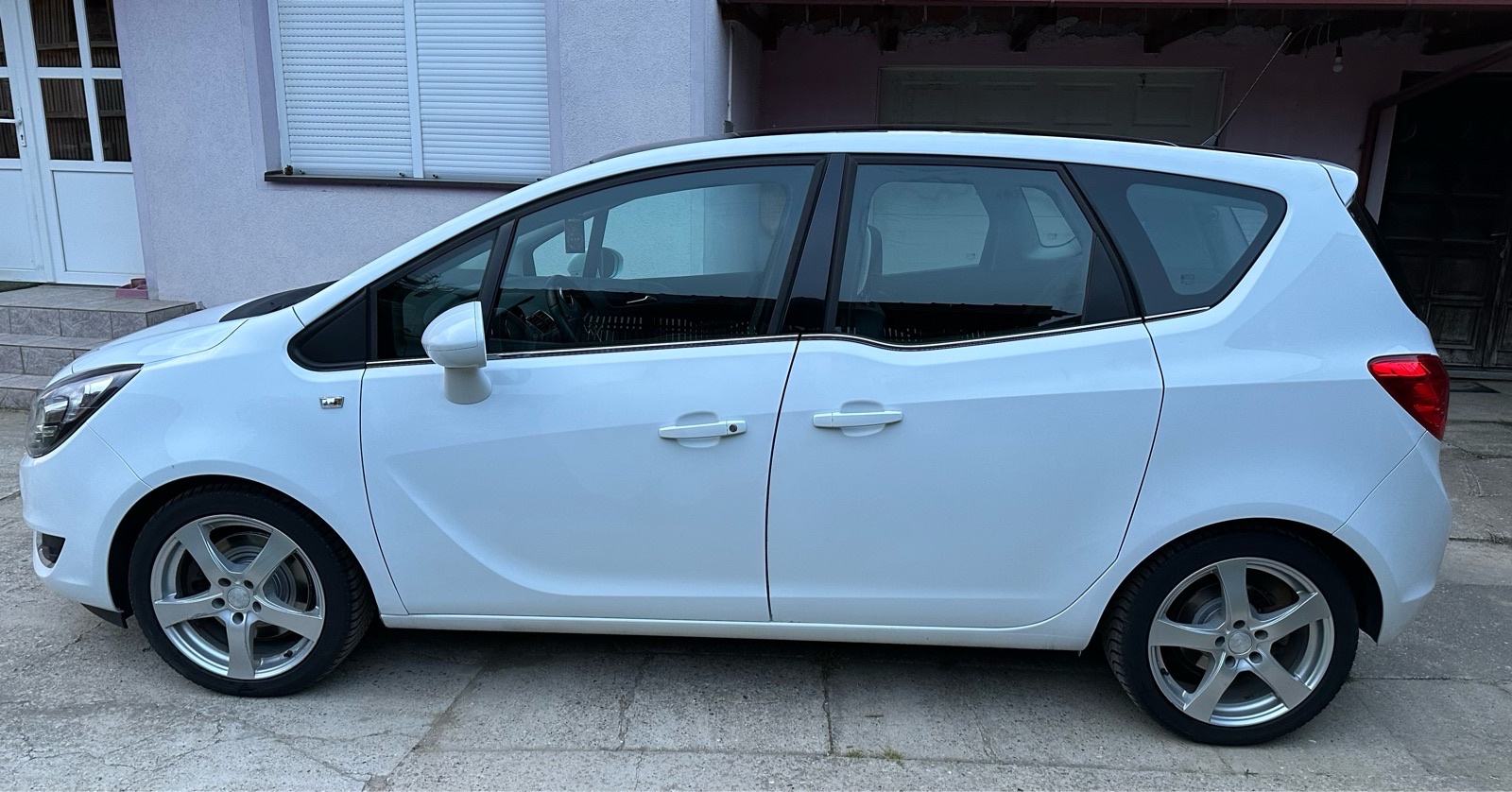 Opel Meriva 1,6 CDTI Cosmo, REG 05/27, 131.900 km, fotografija 4