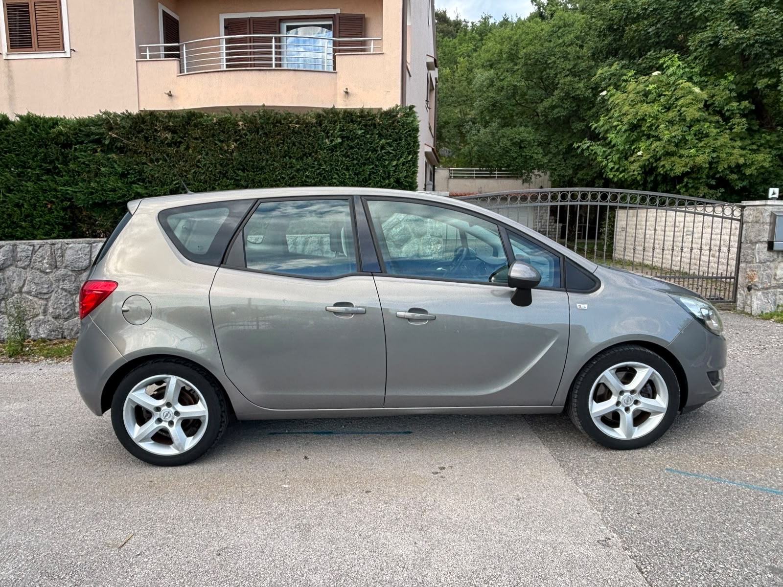 Opel Meriva 1,6 CDTI, fotografija 6