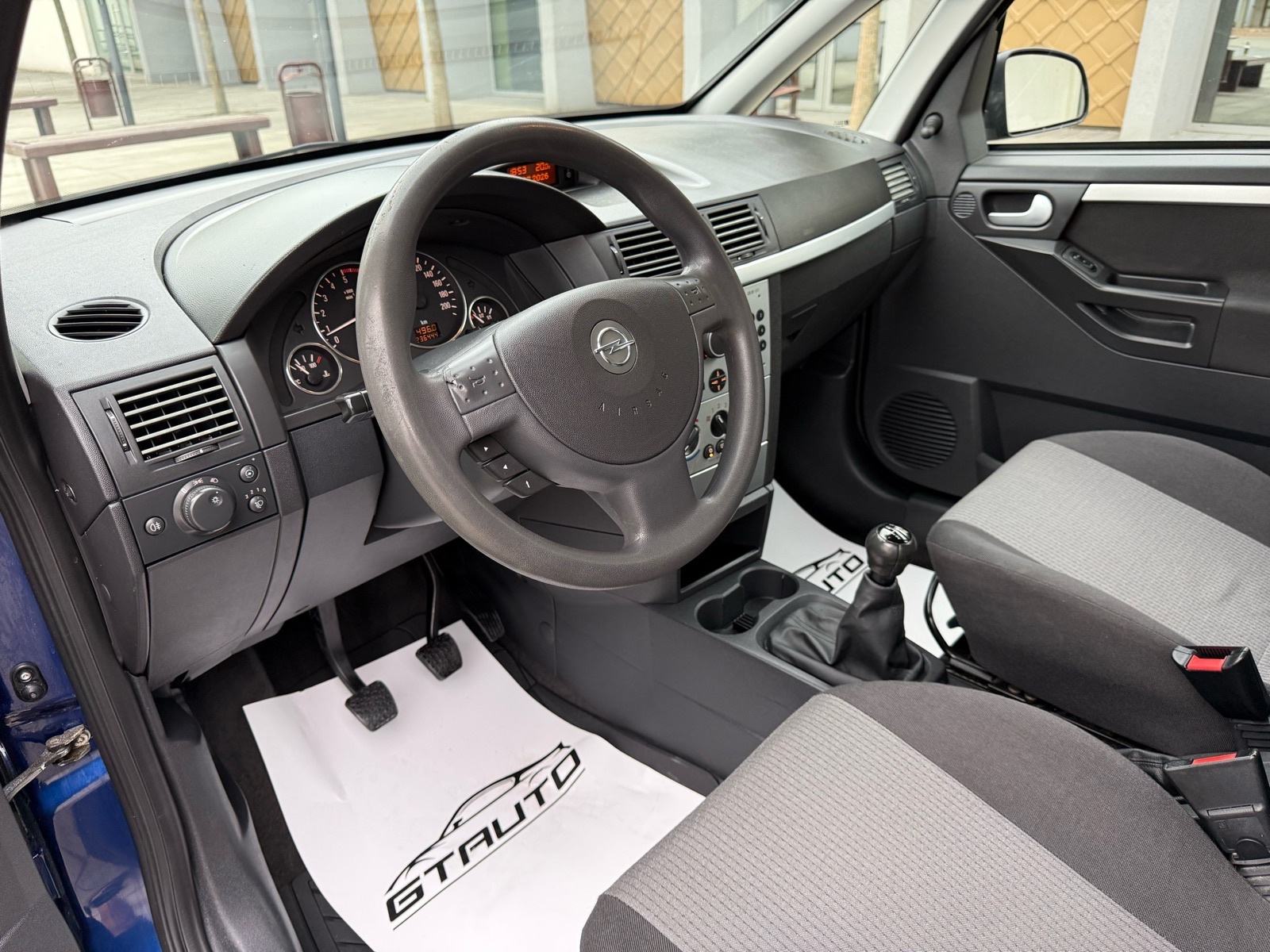 Opel Meriva 1,7 CDTI, KLIMA, Veliki servis, Nove gume, odlicno stanje, fotografija 9