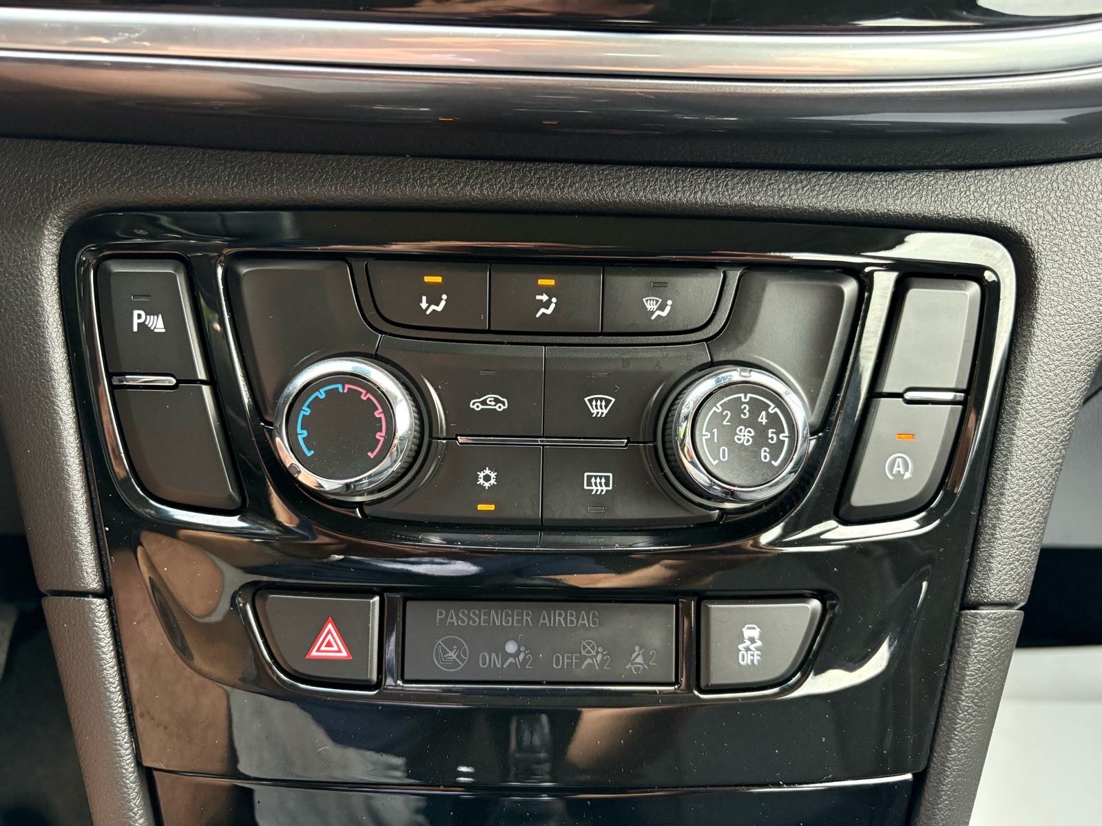 Opel Mokka X 1,6 CDTI - DESIGN LINE, fotografija 17