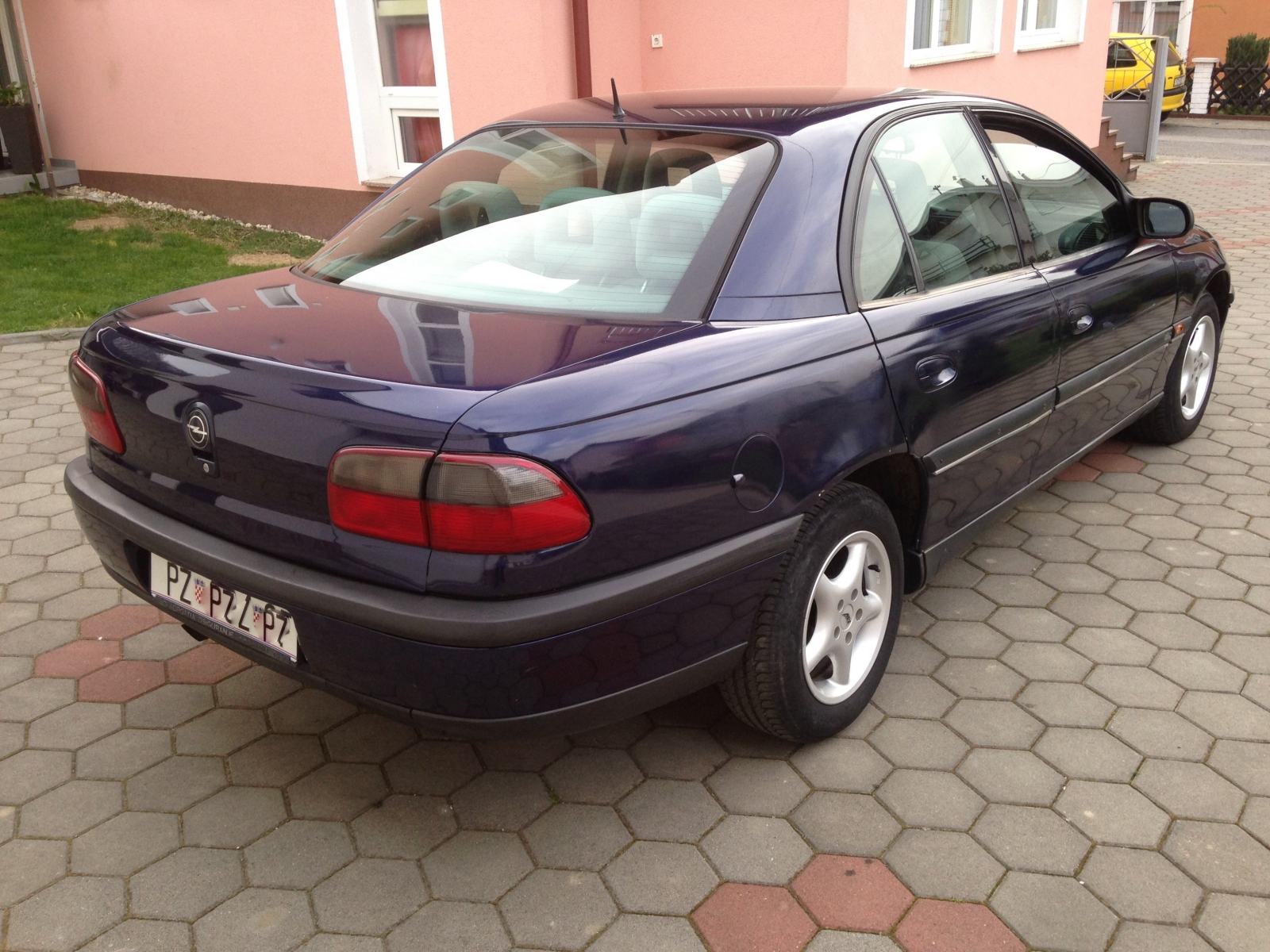 Opel Omega B 2 0 16v