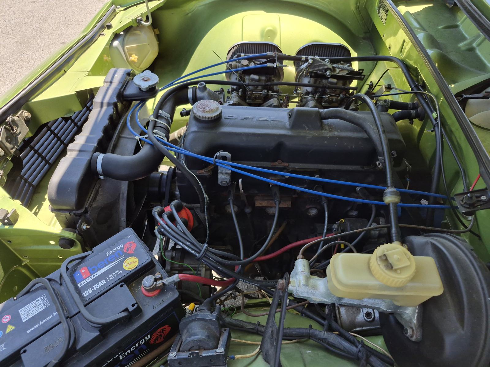 Opel Rekord D coupe sprint, pogled izvana - slika 2
