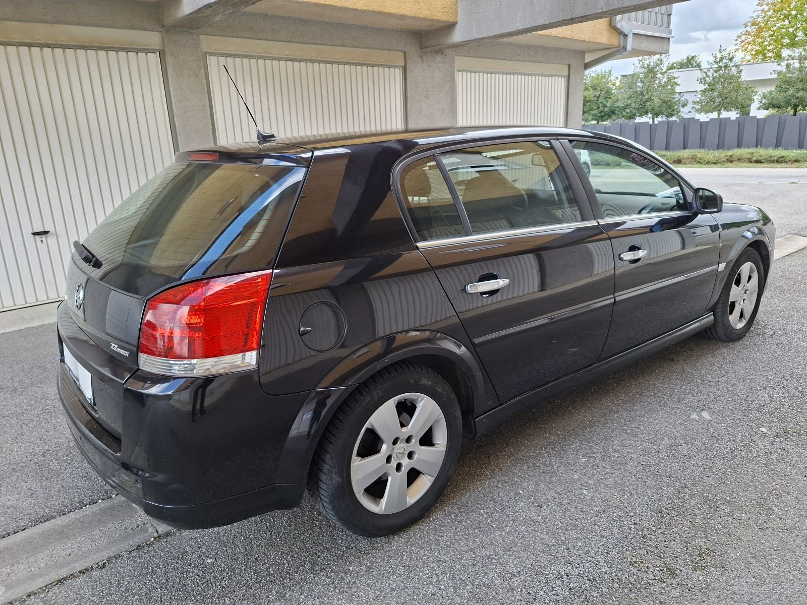 Opel Signum 2,2 16V 1 vl. 1 boj garaziran moguca zamjena, pogled izvana - slika 1