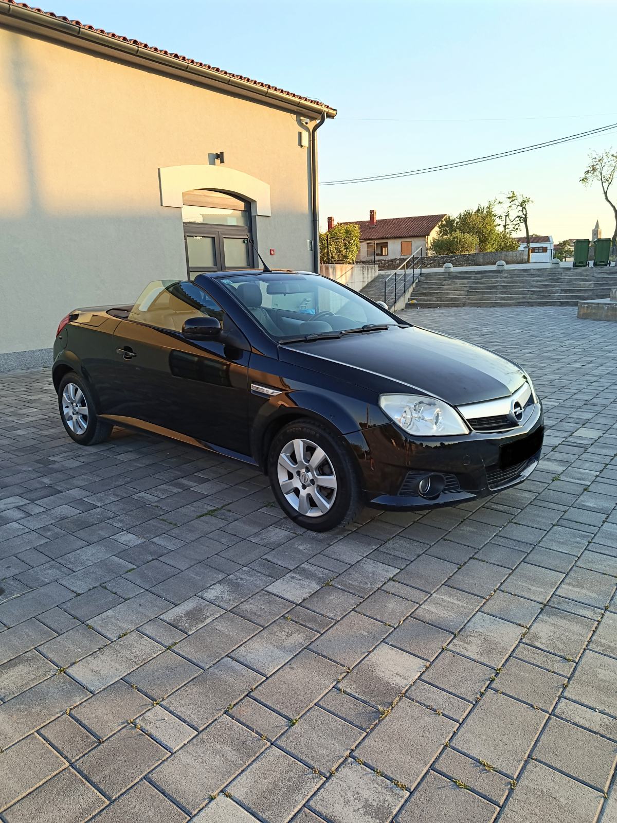 Opel Tigra Cabrio 1.3 Cdti Cosmo, pogled izvana - slika 5