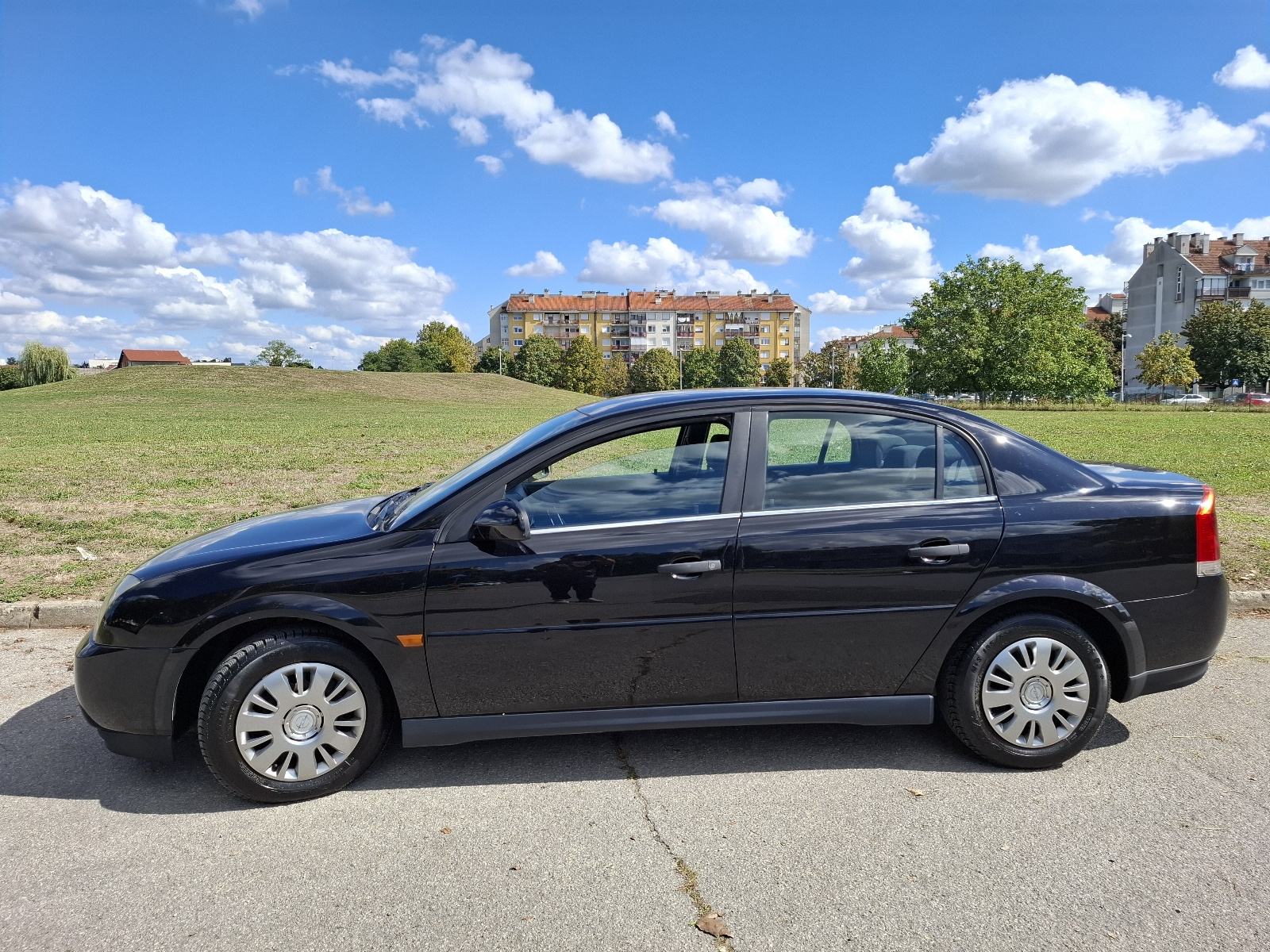 Opel Vectra 1,9 CDTI 88kw 6 brzina 1 vlasnik, pogled izvana - slika 1