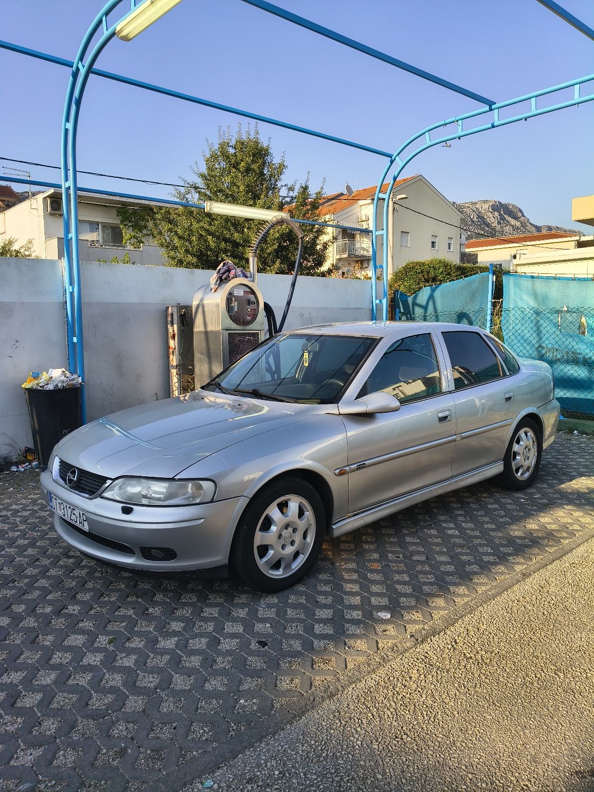 Opel Vectra 2,0 DTI 16V, fotografija 2