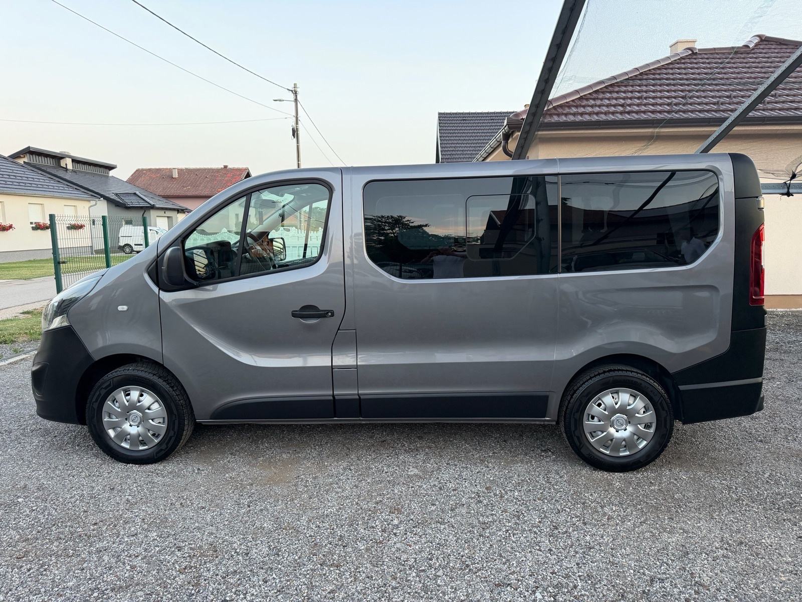 Opel Vivaro 1,6 CDTI,128.000km,9 sjedala,Jamstvo 12mj., fotografija 7