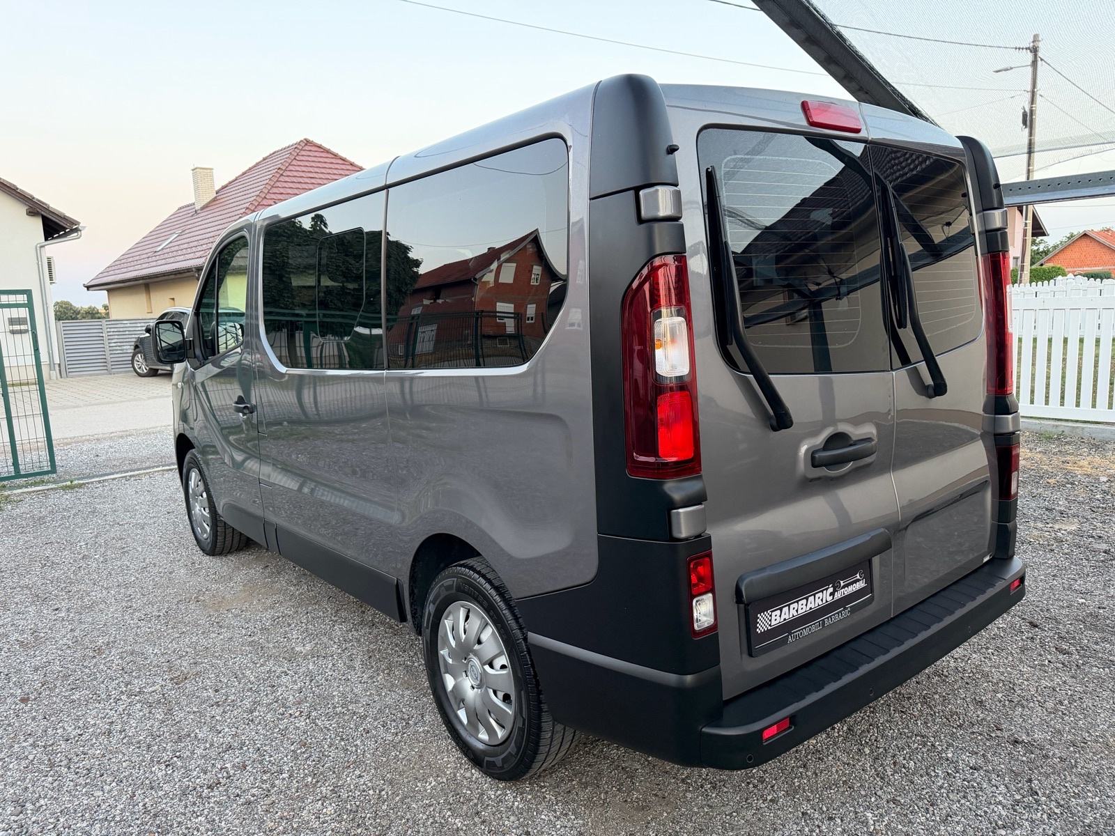 Opel Vivaro 1,6 CDTI,128.000km,9 sjedala,Jamstvo 12mj., fotografija 6