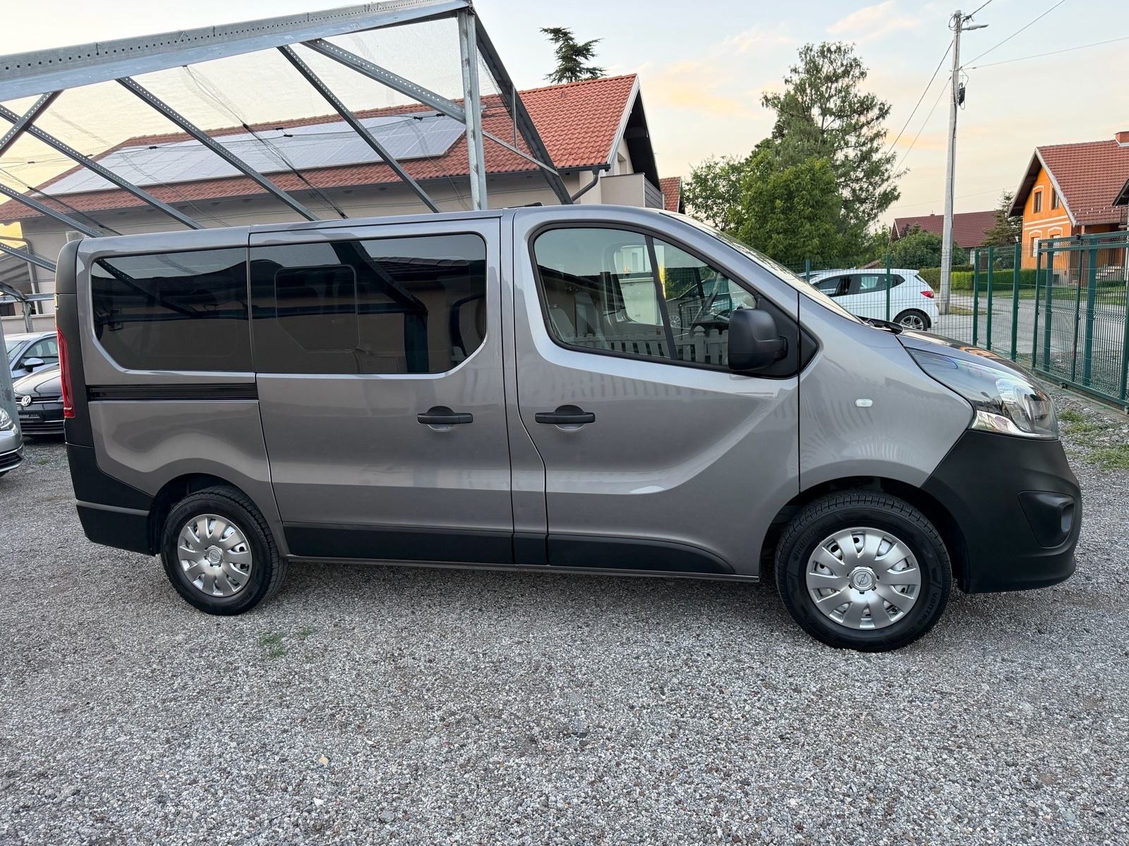 Opel Vivaro 1,6 CDTI,128.000km,9 sjedala,Jamstvo 12mj., fotografija 4