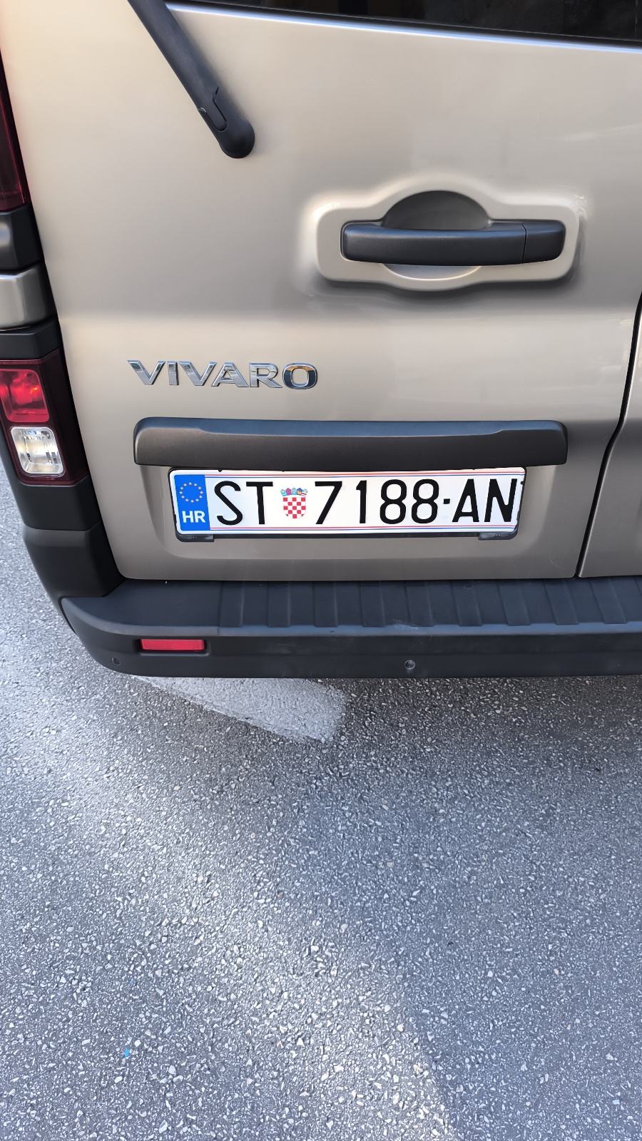Opel Vivaro 1,6 CDTI 2,7t Start/Stop, fotografija 2