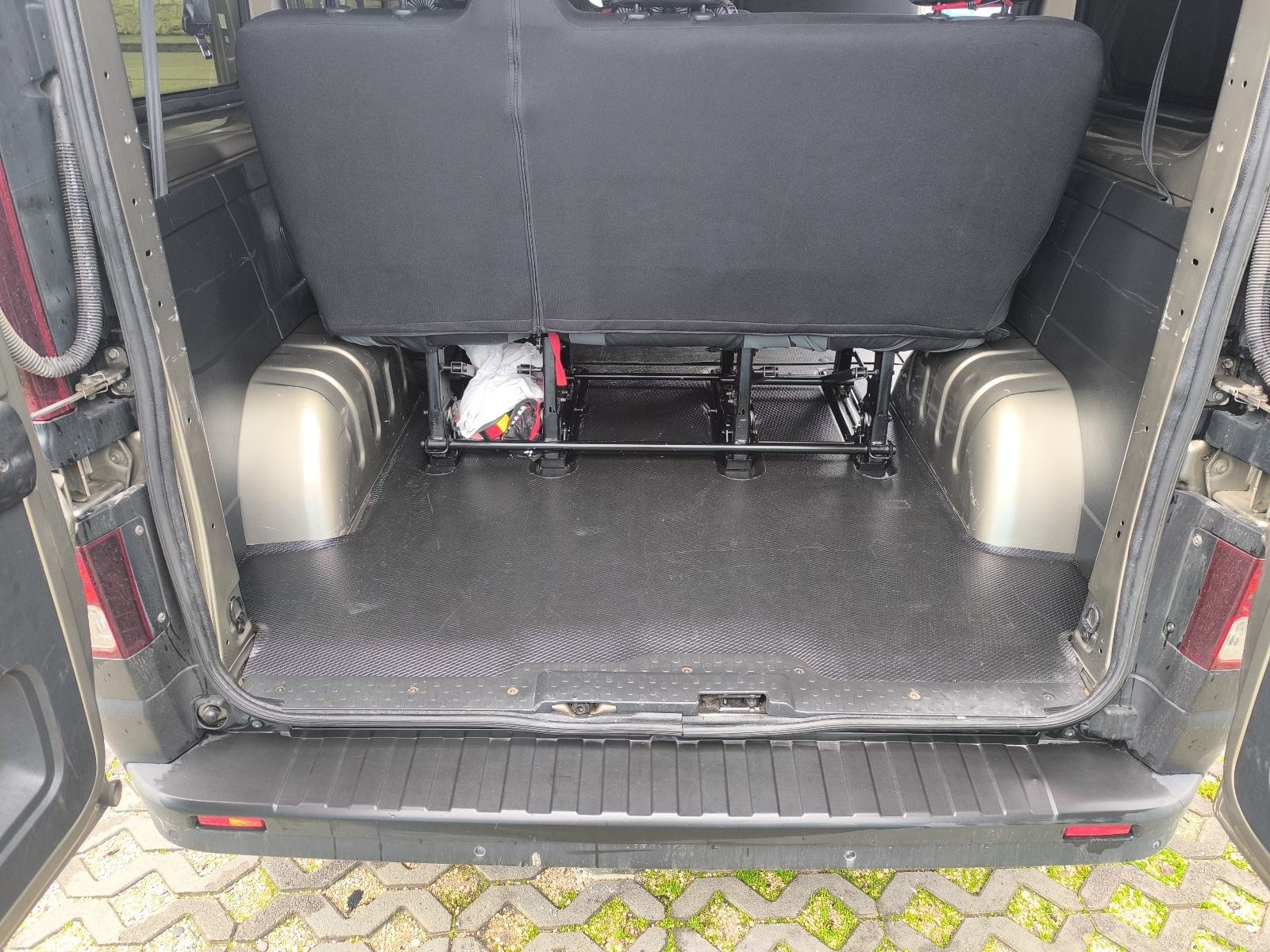 Opel Vivaro 1,6 CDTI 2,7t Start/Stop, fotografija 11
