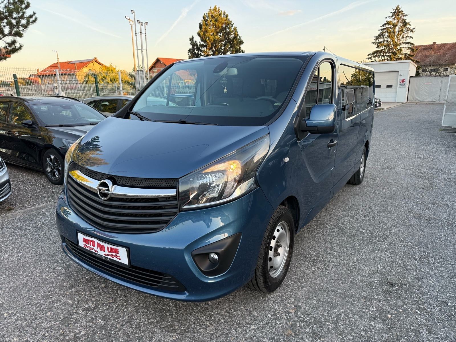 Opel Vivaro 1.6 CDTI L2H1 ** 151.000km ** - 9 sjedala - Odlican, fotografija 1