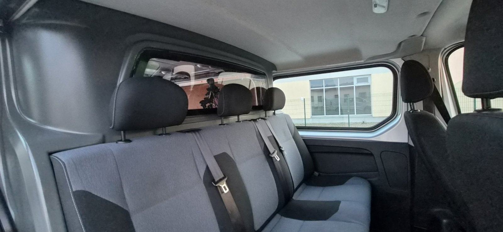 Opel Vivaro 1,6 CDTI L2H1 putnički **klima, kuka, alu 18 + nove gume**, fotografija 17