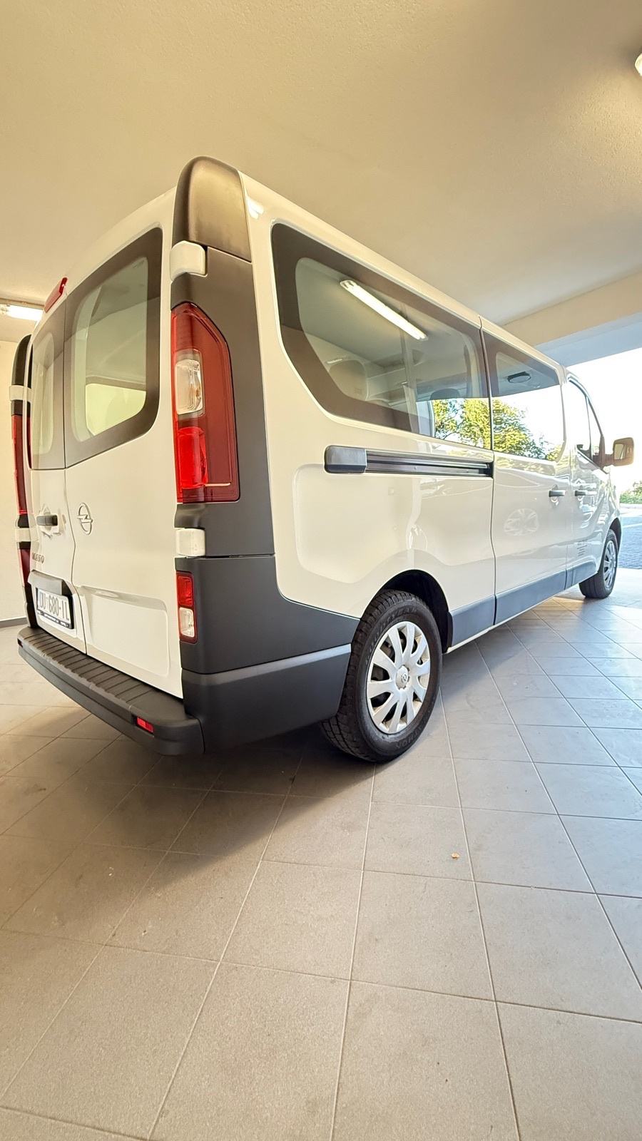 Opel Vivaro LONG 1.6 CDTI – 120.000 km – Ovlašteni servis – Garažiran, fotografija 5