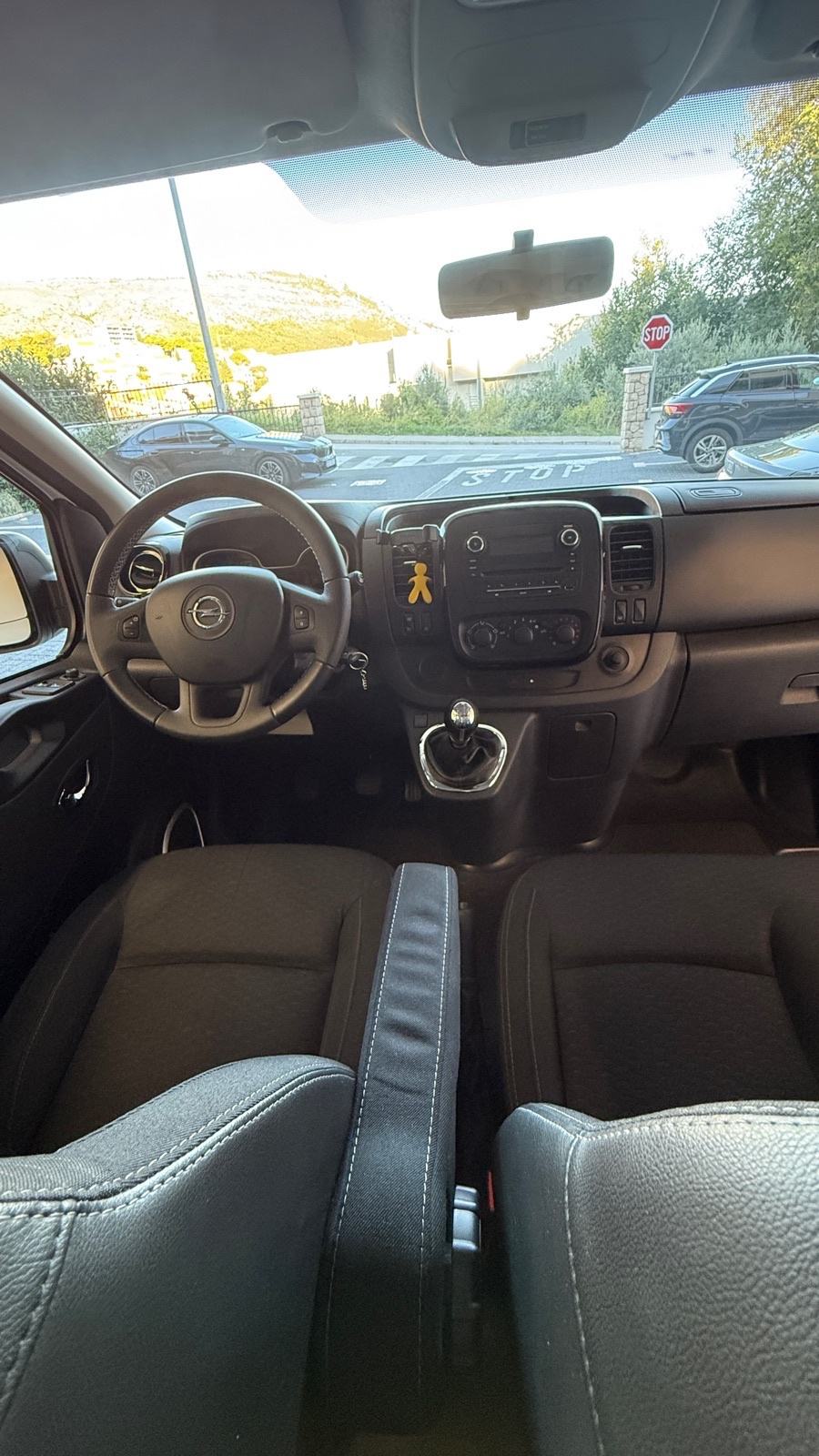 Opel Vivaro LONG 1.6 CDTI – 120.000 km – Ovlašteni servis – Garažiran, fotografija 13